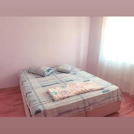 Guneyli Apartment *