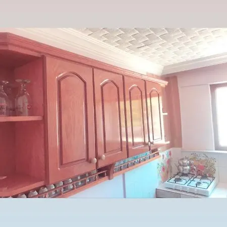 Guneyli Apartment *